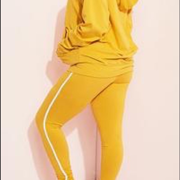 Small Rebdolls XO Sweatsuit - Picture 3 of 5
